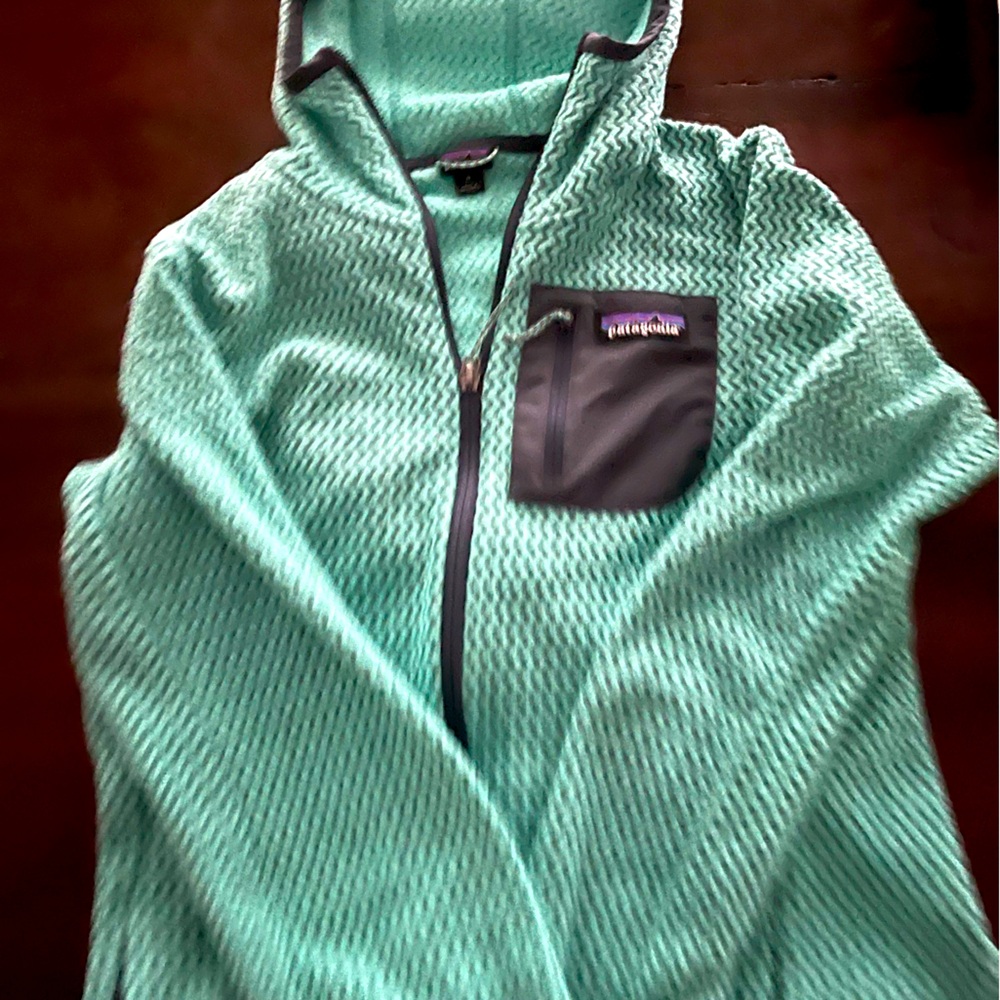Patagonia R1 air zip hoodie turquoise women’s medium